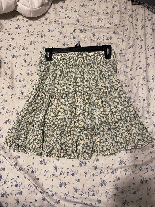 Green floral skirt  - Image 2
