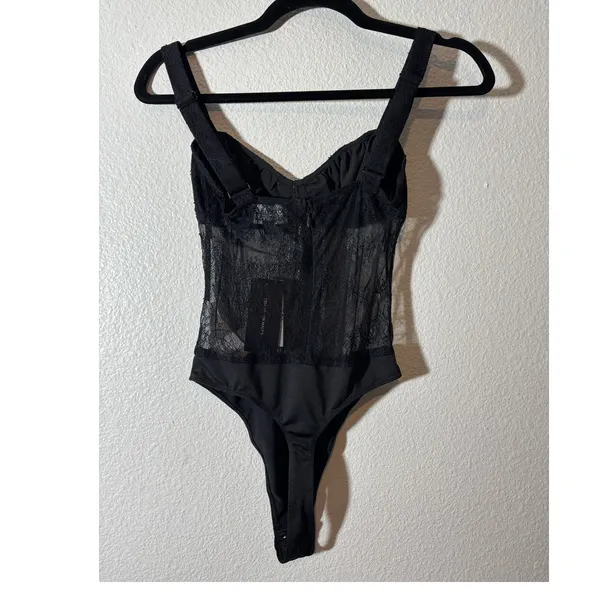 Danielle Bernstein NWT Size 00 Black Lace Mesh Thong Snap Closure Bodysuit - Image 2