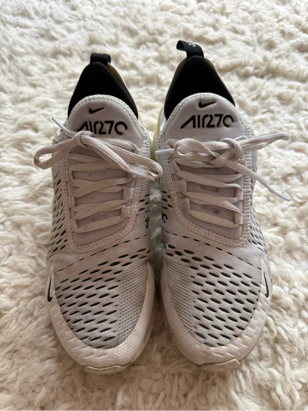 Nike White and Black Air Max 270 Trainers with Air Sole - Image 2