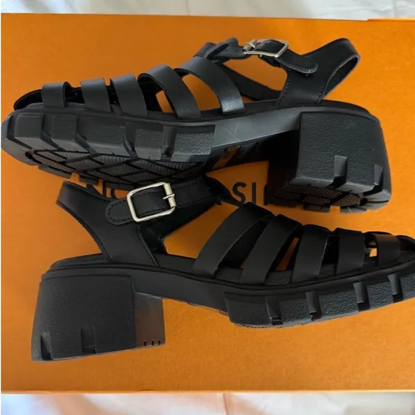 Steve Madden Sandals Black womans  - Image 3