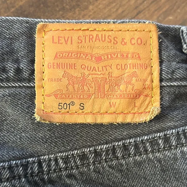 Levi Strauss 501 Jeans Black Distressed Button Fly Women's‎ Size Small Casual - Image 4