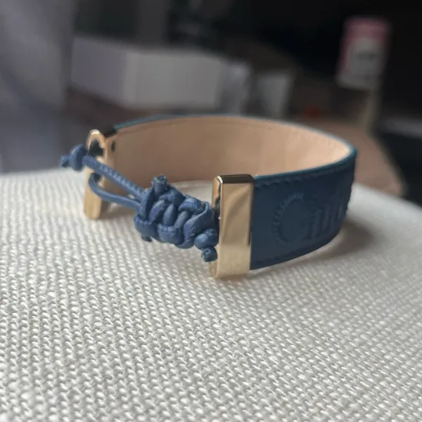 CHLOÉ | Embroidered-Logo Leather Woody Bracelet Navy Blue - Image 6