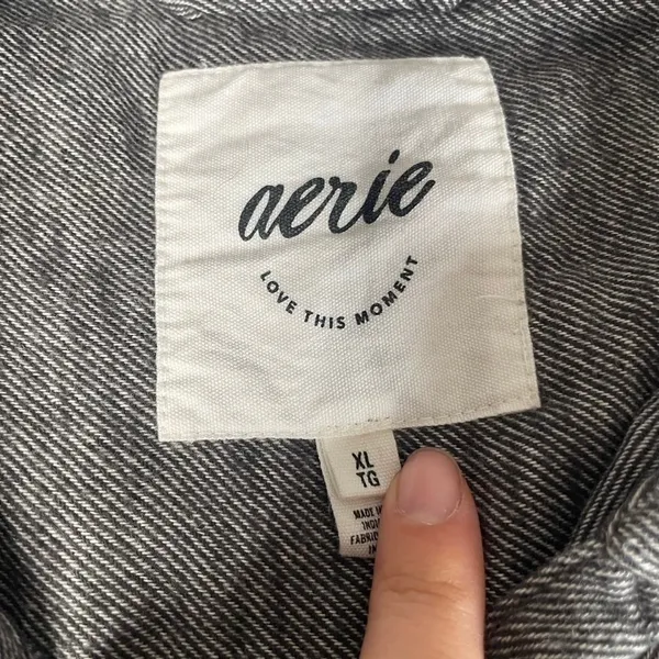 Aerie Women's XL Long Sleeve Button Down Shirt Gray Chambray Pockets - Image 2