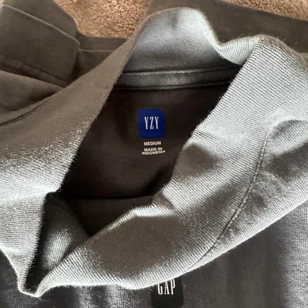 Yeezy x Gap grey canvas oversized tee  - Image 6
