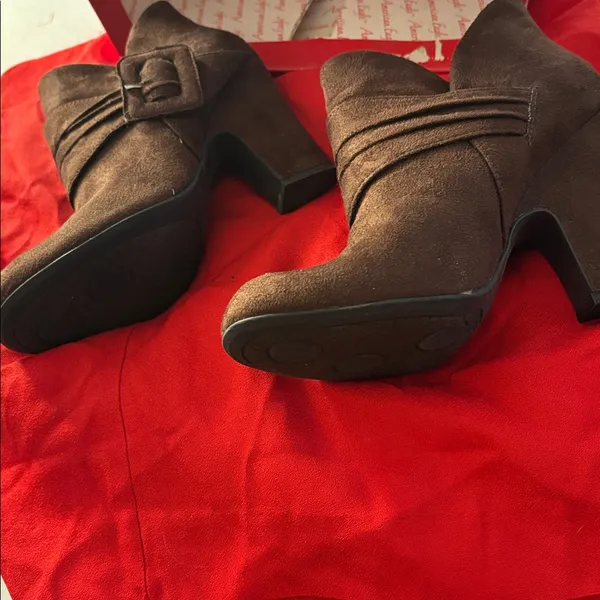 FINAL MARKDOWN American Eagle Outfitters Dark Brown Heeled Boots 5 1/2 - Image 2