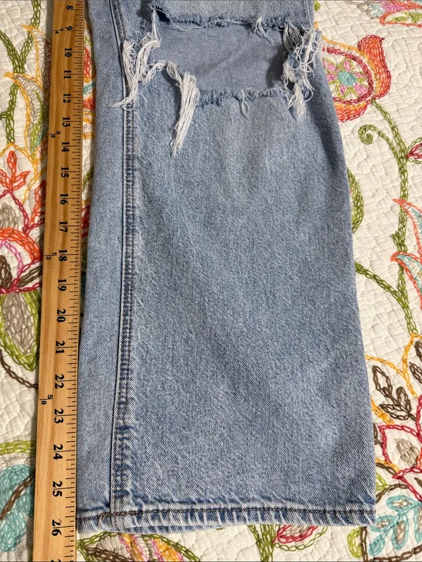 American Eagle size 4 short strigid light denim distressed jeans preppy casual - Image 6