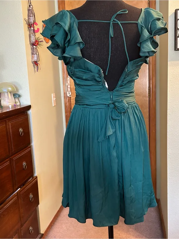 Saints & Secrets forest green fit and flare cocktail dress ruffle shoulders S - Image 3