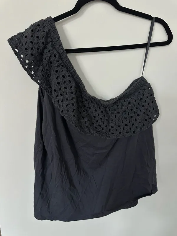 100% Cotton LOFT Black Eyelet One Shoulder Ruffle Top Blouse Size L - Image 3
