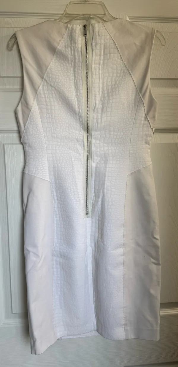 Carmen Marc Valvo Dress Women 6 White Ponte Knit Croc Textured Sheath Tank Dress - Image 4