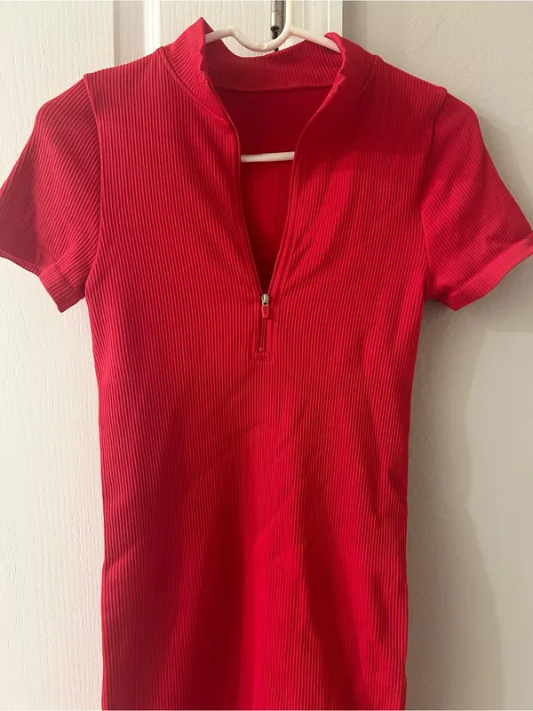 OQQ Red Ribbed Zip-Front Short Sleeve Bodycon Dress - Image 3