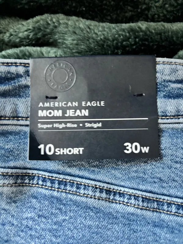 American Eagle Size 10 Mom Jeans - Image 3