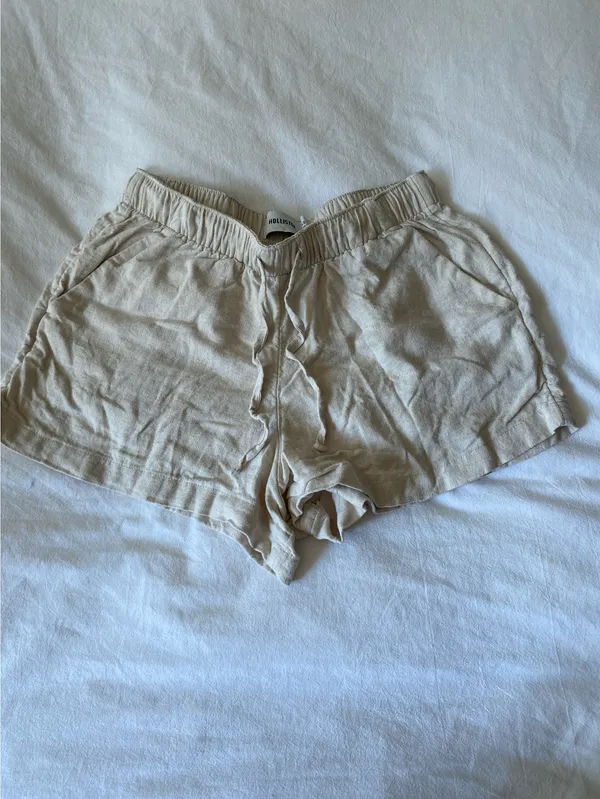Hollister tan beige linen shorts - Image 3