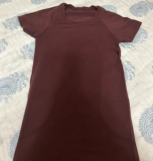 Lululemon Swiftly Tech Short Sleeve 2.0 - Image 2