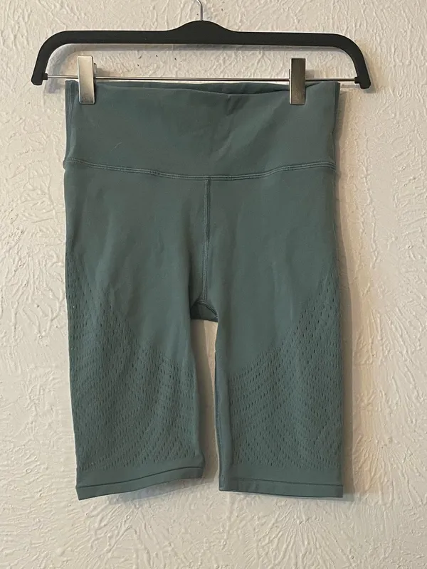Lululemon Reveal Short Digital Rain High-Waist Women’s Performance Bike Shorts - Image 3