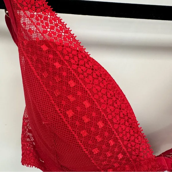 Victoria's Secret Incredible by VS Padded‎ Plunge Bra Red Size 32D - Image 3