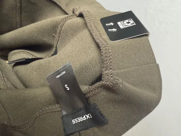 NWT Express olive khaki ponte mini skirt - Image 5