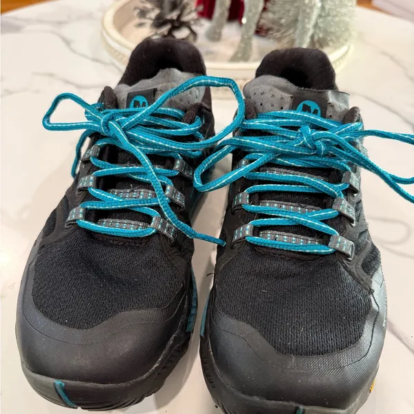 Merrell women’s Black and Teal running Sneakers - Image 5