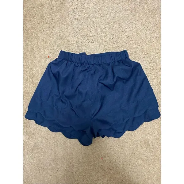 Andree by Unit Tied Together Scalloped Shorts Boutique Size Large - Image 4