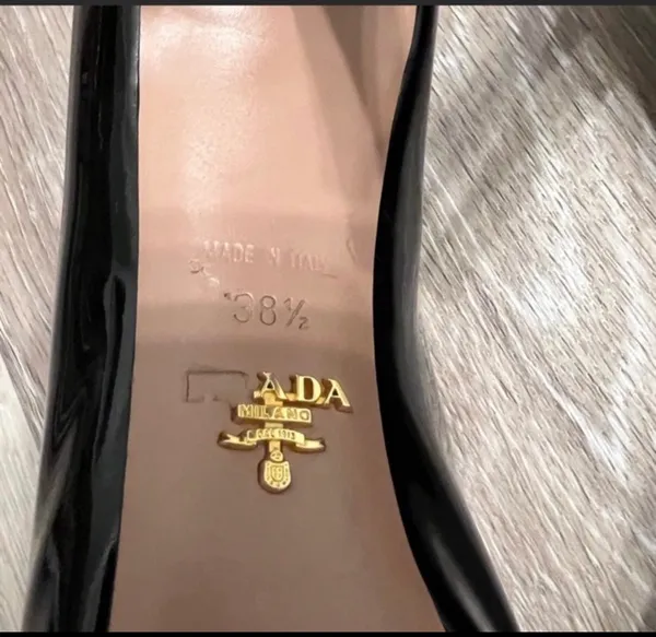 Prada peptoe Patent Leather Pumps are a size 8. - Image 5