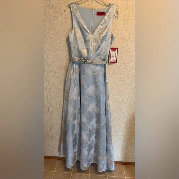 Carmen Marc Valvo Light Blue Floral Maxi Dress - Image 2