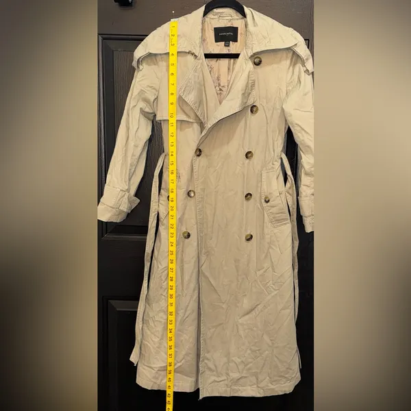 Banana Republic Tan Trench Coat - Image 4