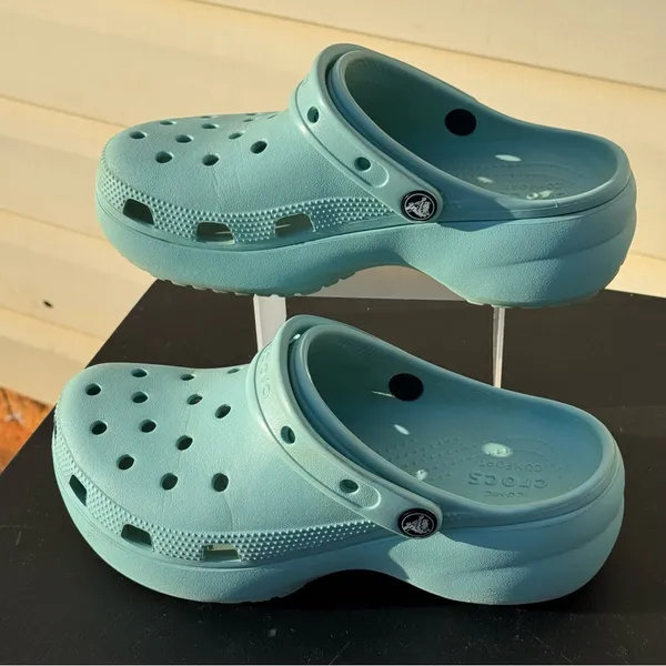 Crocs Women's Classic Clog - Light Blue Size 8 - Image 7