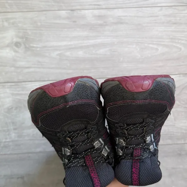 ASICS 9.5 Athletic Shoes Sneakers 9.5 - Image 8