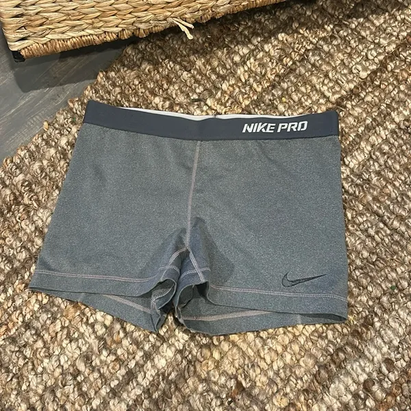 Nike Pro Dri-Fit Grey Shorts Size Large - Image 2