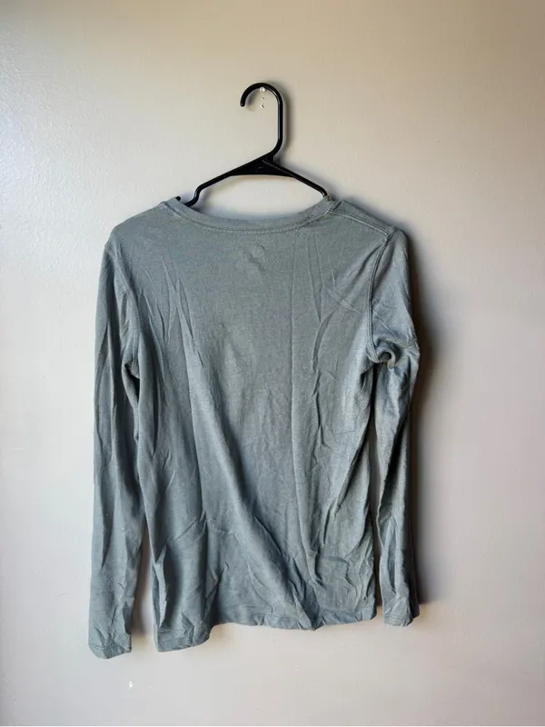 Carhartt Relaxed Fit Long Sleeve V-Neck Shirt Women’s XS Gray Blue - Image 5