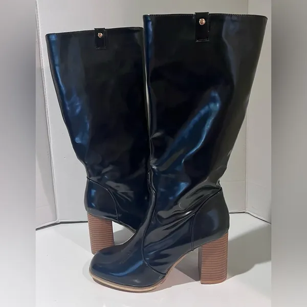 Leila Stone Vegan Black Patent Leather Cynira Knee-High Boots Block Heel Size 10 - Image 3