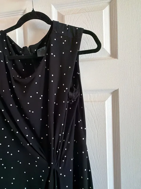 Gabby Skye Black and White Polka Dot Drapey Midi Dress with Knot Detail - Image 4