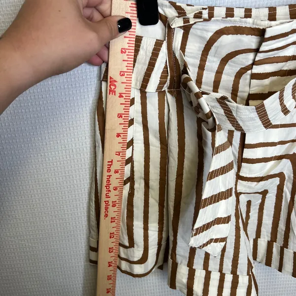 Mango MNG Brown Cream Abstract Stripe Belted High Rise Pleated Shorts Size 2 - Image 4