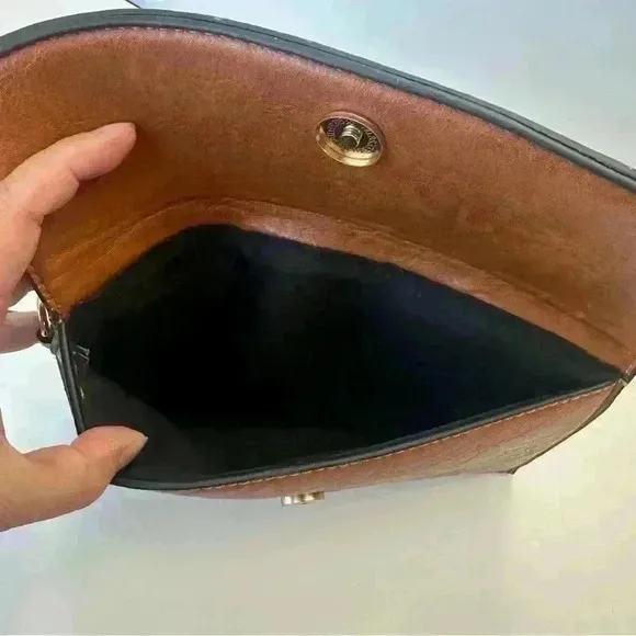 Purse‎ With A Wrist Wrap Women’s Purse Wrislet Brown Sleek Minimalist Classic - Image 3
