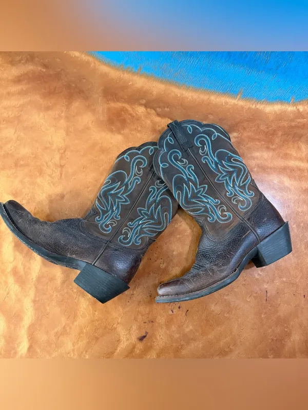 Ariat Legend Brown Leather Western Heeled Boots Turquoise Stitching size 6 - Image 2