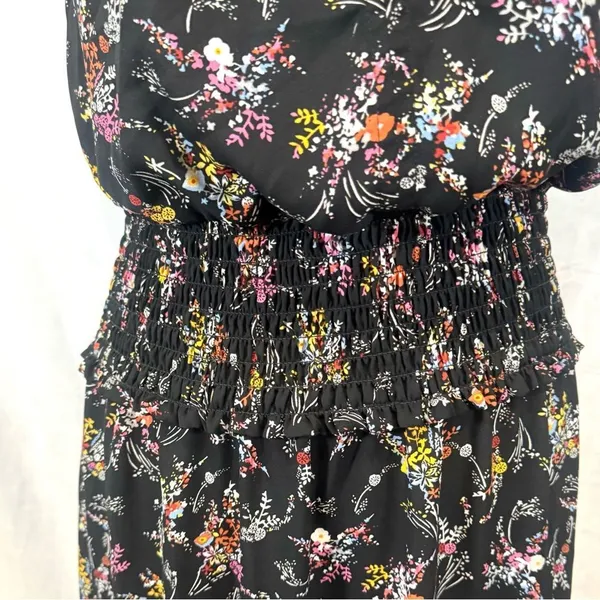 Express high mock neck smocked black ditsy floral midi dress size medium - Image 6