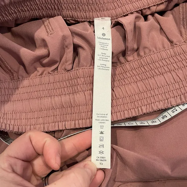 Lululemon On The Fly Shorts 2.5" Women 4 Casual Travel Gym Spanish Rose - Image 6