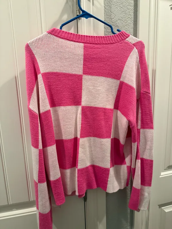 Pink and white sweater - Image 2