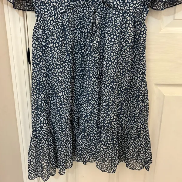 NWT!! KIRUNDO V-Neck Ruffle Abstract Floral Print Dress in Blue & White - Image 11