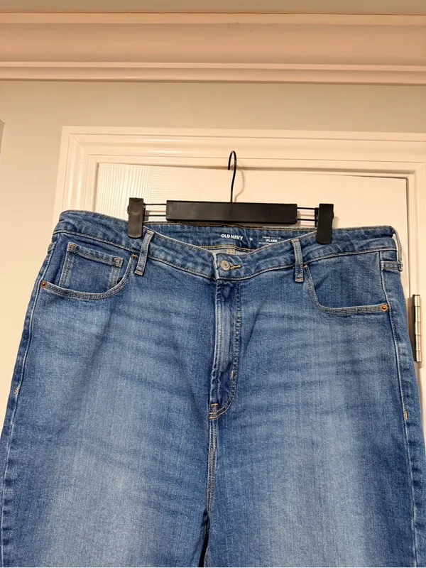 Old Navy Size 18 Higher High-Rise Flare Jeans Medium Wash Stretch Denim - Image 2