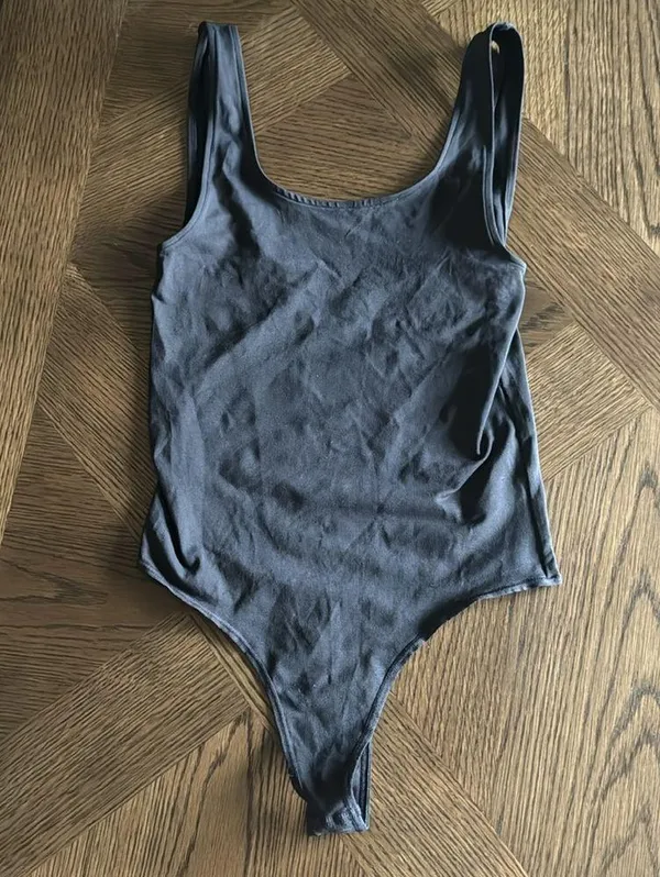 SKIMS Soft Smoothing Seamless Thong Bodysuit, Size XSmall, $68 - Image 10