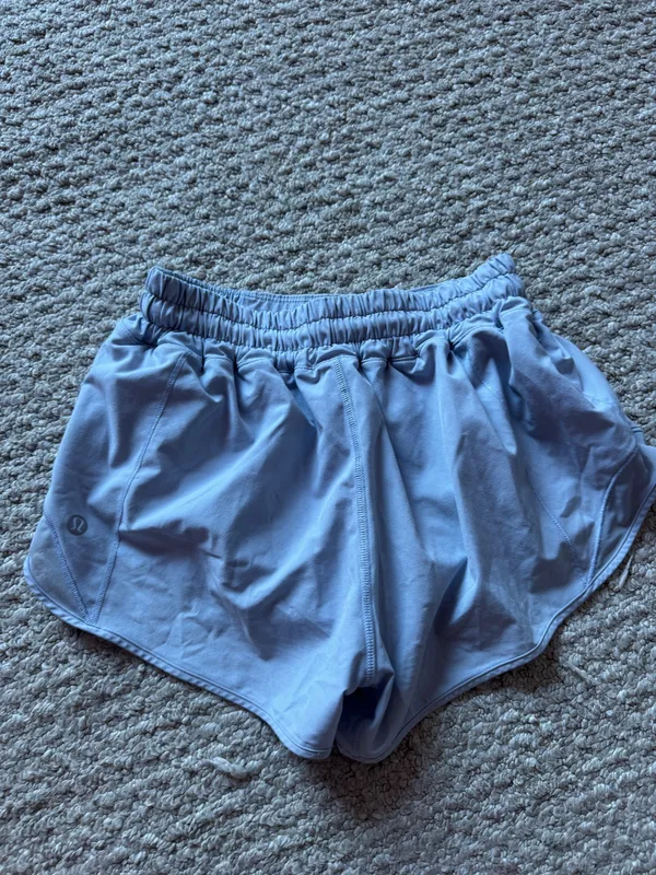 Hotty Hot Lululemon Shorts 2.5" Low-Rise - Image 4
