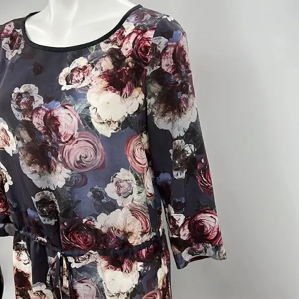 Club Monaco 3/4 sleeve floral print silk dress - Image 3