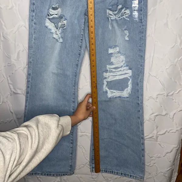 Aeropostale Boyfriend Flare/ Wide Leg Distressed Jeans Light Wash Women’s 14R - Image 3