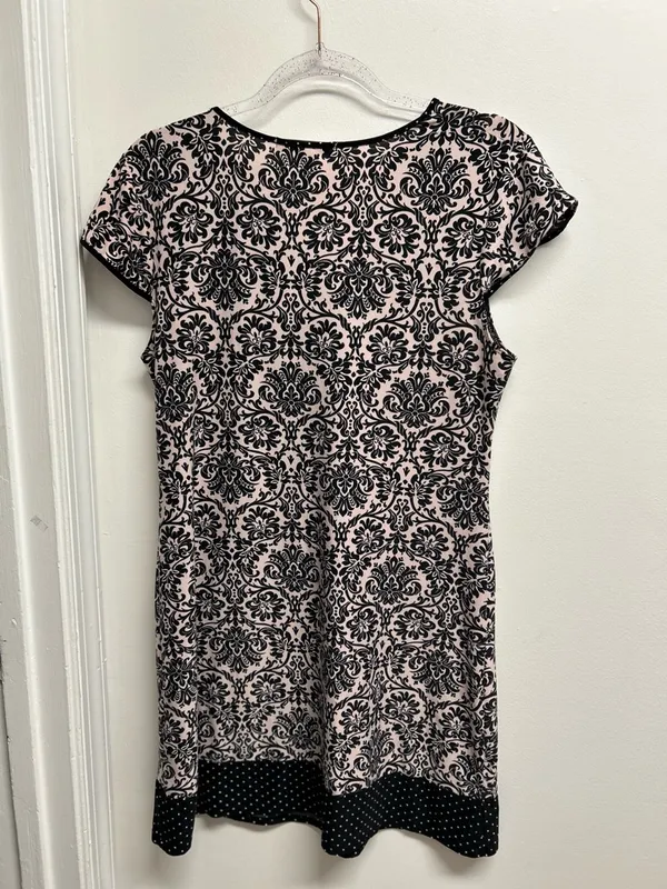 Black Damask Print Pink Short Sleeve Dress - Image 3