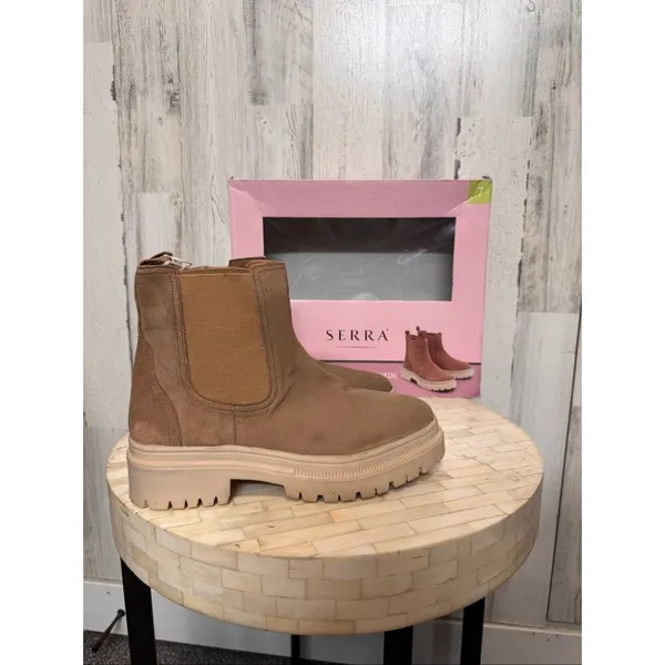 Serra Genuine Suede Chelsea Lug Sole Boots Tan Womens Size 7 Platform Ankle Boot - Image 2