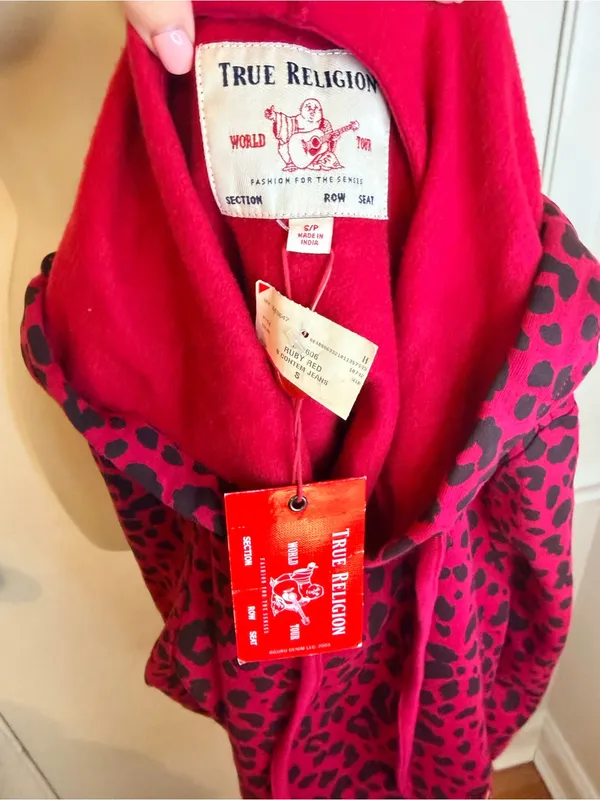 NWT True Religion Red Leopard Print Cropped Hoodie Size Small - Image 12