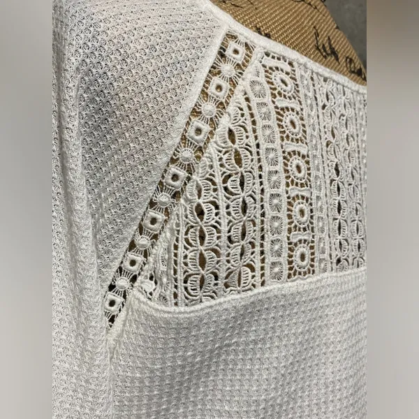 LUCKY BRAND Thermal Henley w/Crochet Detail & split lower back overlap- NICE ONE - Image 5