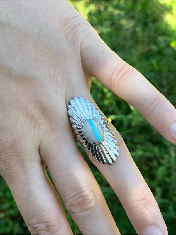 Natural Ribbon Turquoise Sterling Silver Ring Size 7 - Image 3