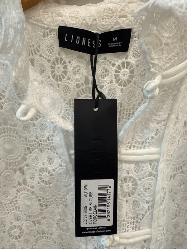 Lioness Overtime Blouse Porcelain White Lace Top NWT Size M - Image 3