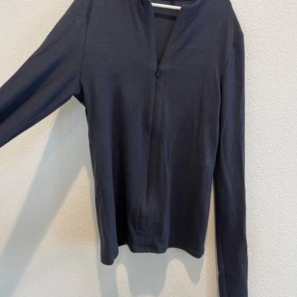 Joah Brown INVISIBLE ZIP LONG SLEEVE! Cross listed on Mercari! - Image 5